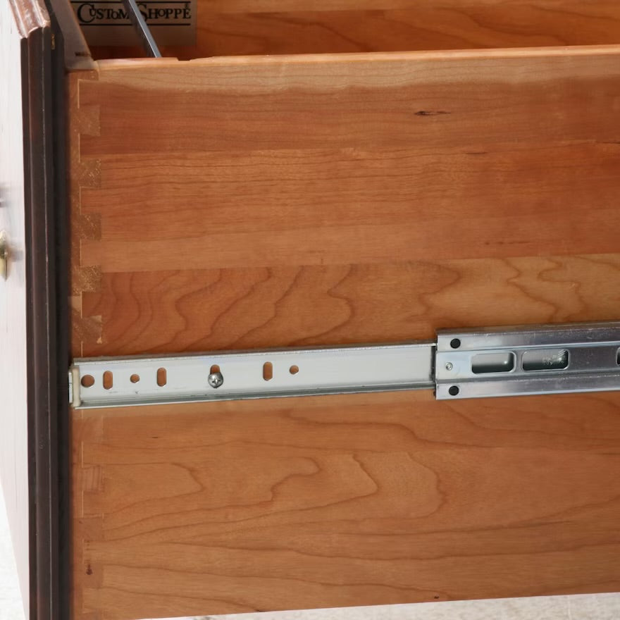 The Custom Shoppe Georgian Style Mahogany Executive Desk