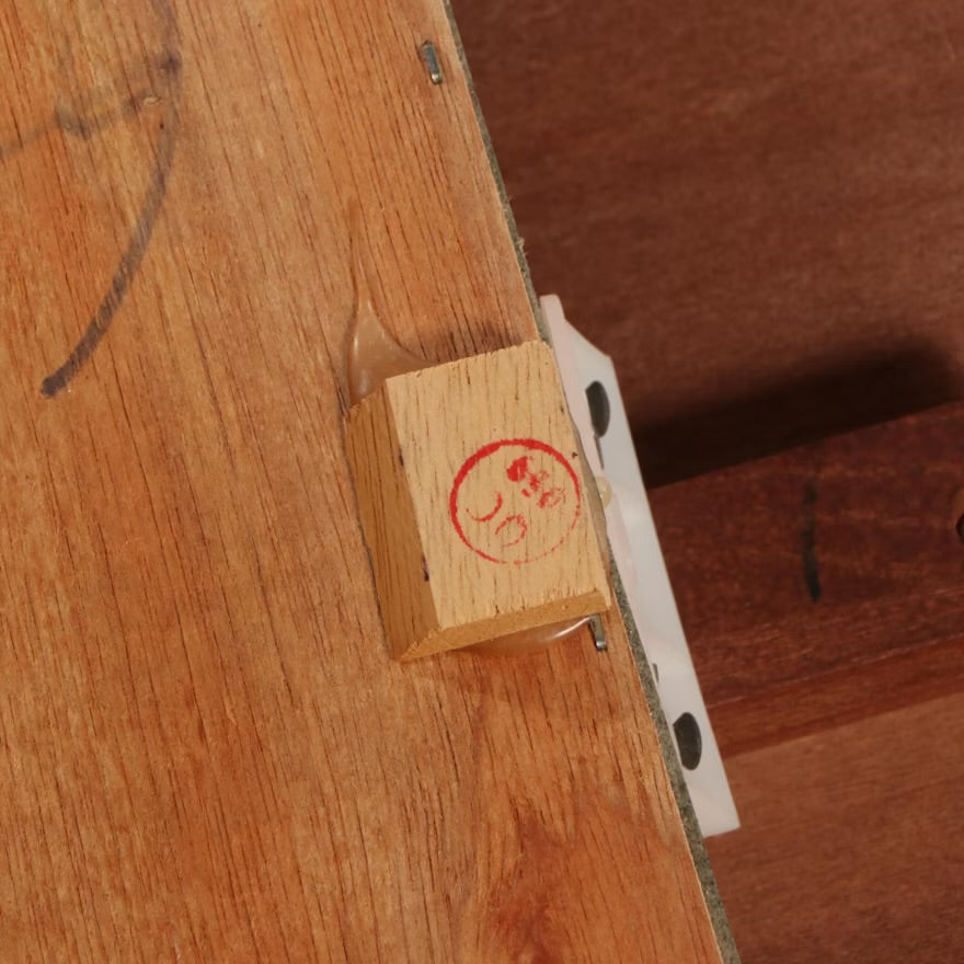 American Signature Victorian Style Mahogany Finish Extending Dining Table ITMGQ20175