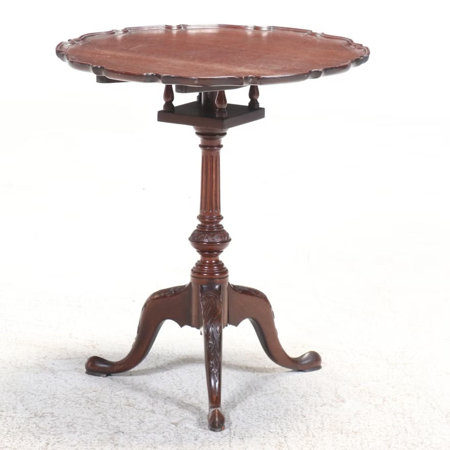Queen Anne Style Mahogany Tilt-Top Piecrust Table, Mid to Late 20th Century 

#ITMGQ35439