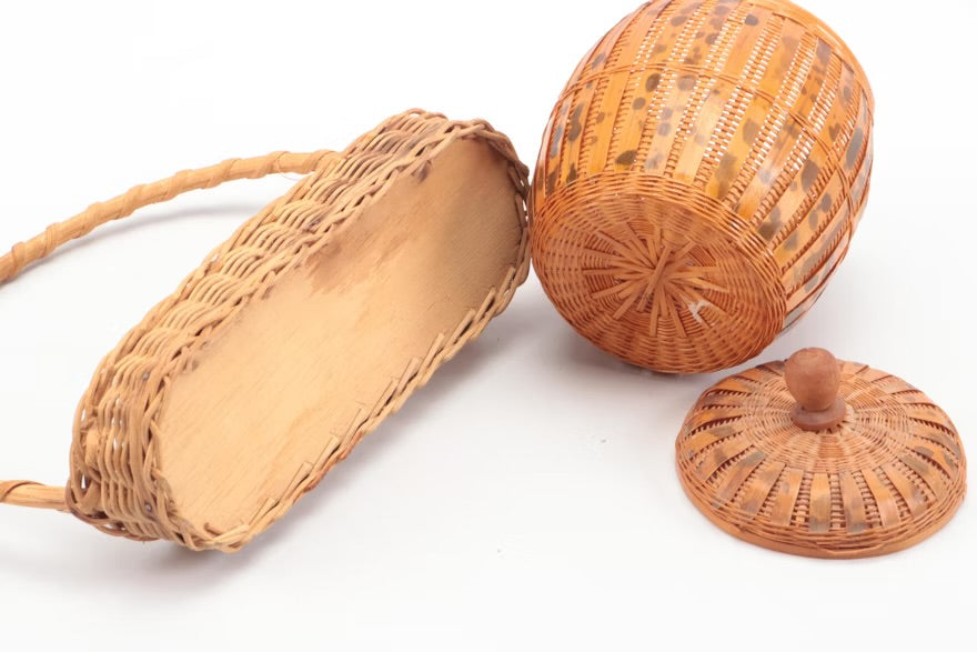 Wood Framed Wall Mirror, Woven Baskets, and Other Decorative Accessories 

#ITMGQ12902