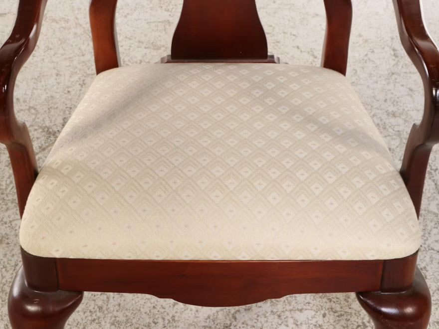 Thomasville Queen Anne Style Cherry Dining Set