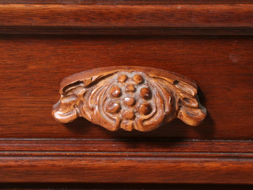 Dixie Furniture Victorian Style Mahogany Dresser