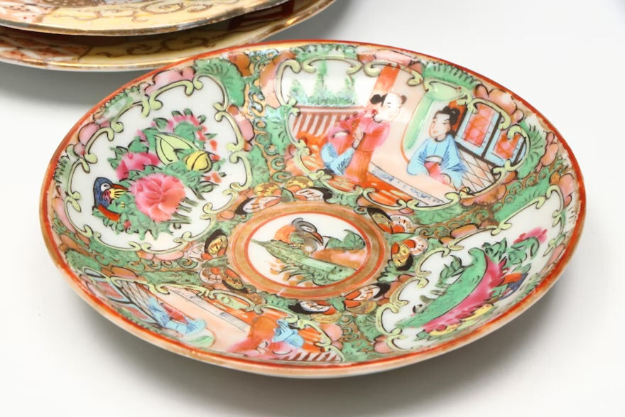 Chinese Rose Medallion with Other Bowls and Japanese Porcelain Table Accessories

#ITMGQ17607