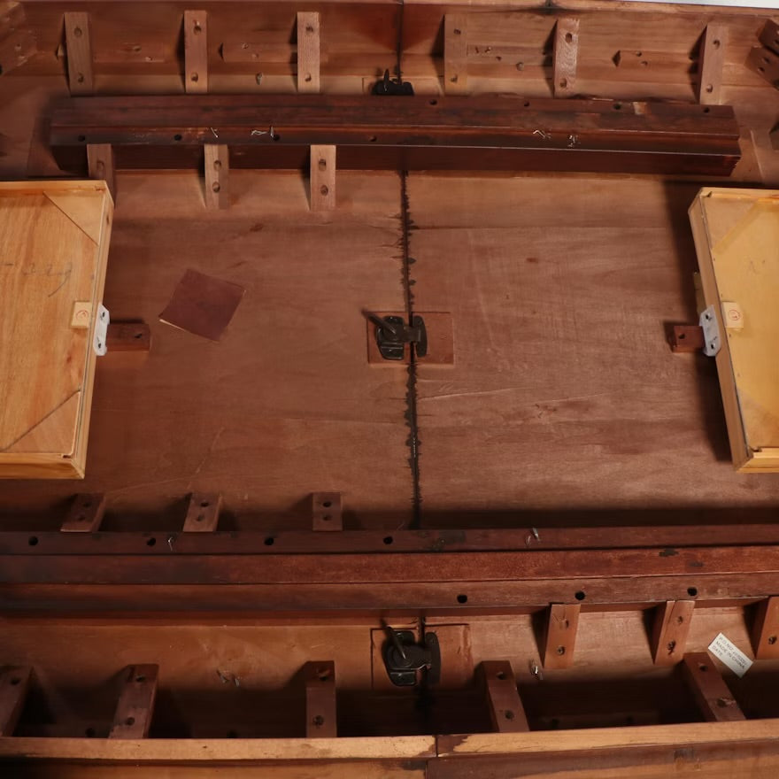 American Signature Victorian Style Mahogany Finish Extending Dining Table ITMGQ20175