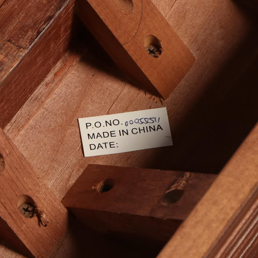 American Signature Victorian Style Mahogany Finish Extending Dining Table ITMGQ20175