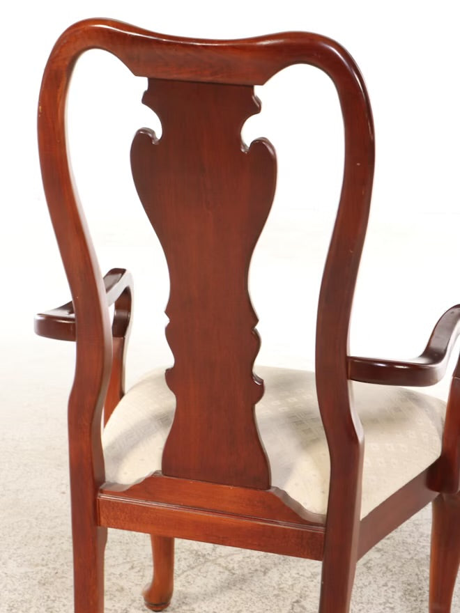 Thomasville Queen Anne Style Cherry Dining Set