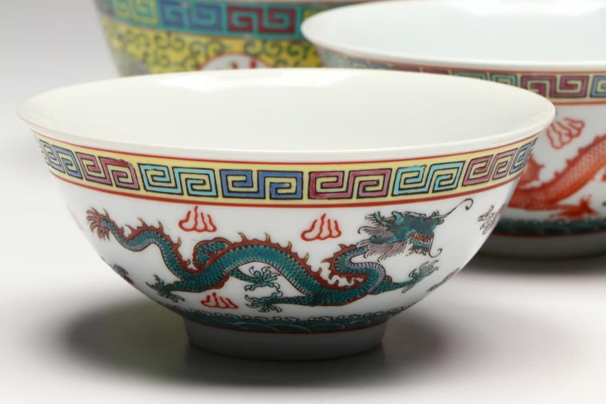 Chinese Rose Medallion with Other Bowls and Japanese Porcelain Table Accessories

#ITMGQ17607