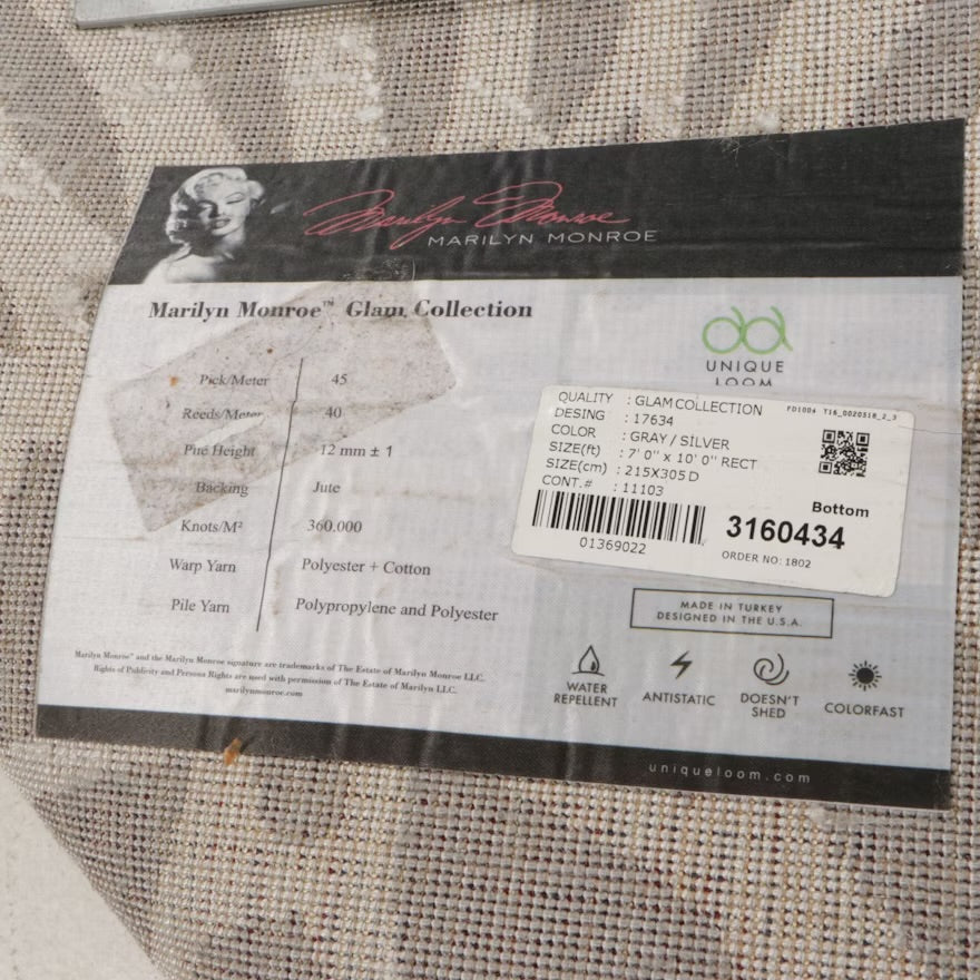7' x 10' Machine Made Unique Loom Marilyn Monroe Glam Collection Area Rug Item #
ITMGP89824