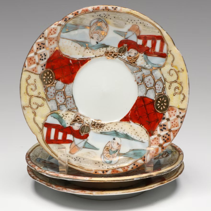Chinese Rose Medallion with Other Bowls and Japanese Porcelain Table Accessories

#ITMGQ17607