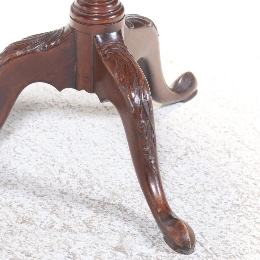 Queen Anne Style Mahogany Tilt-Top Piecrust Table, Mid to Late 20th Century 

#ITMGQ35439