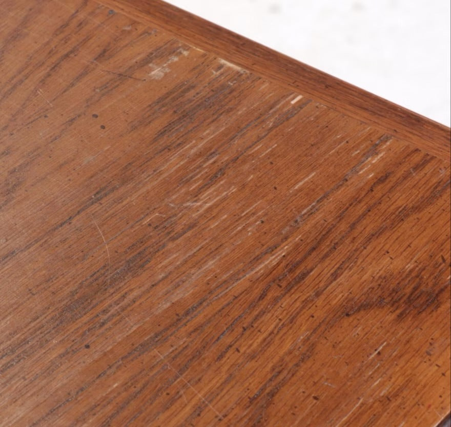 Young-Hinkle Oak Chest of Drawers ITMGQ08467