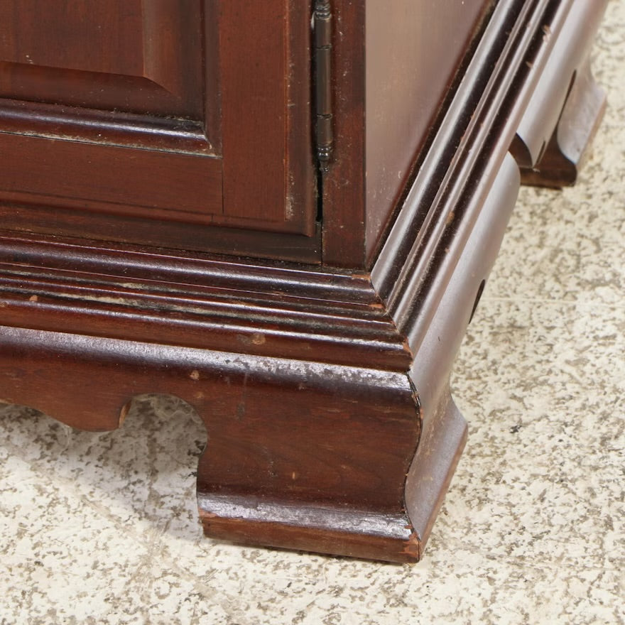 Thomasville Chippendale Style Cherry Nightstand ITMGQ05018