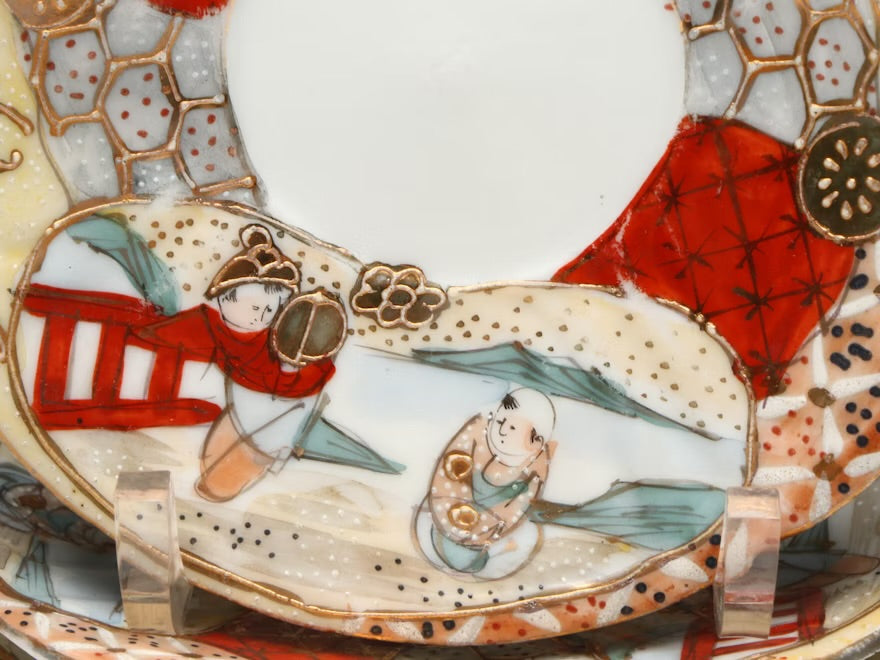 Chinese Rose Medallion with Other Bowls and Japanese Porcelain Table Accessories

#ITMGQ17607