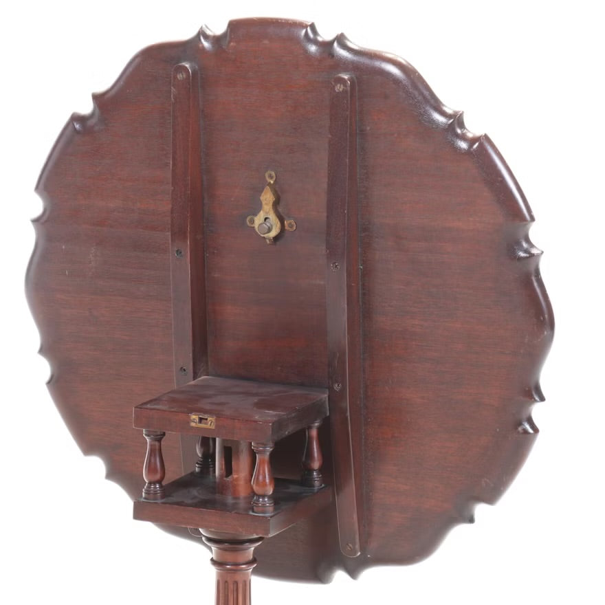 Queen Anne Style Mahogany Tilt-Top Piecrust Table, Mid to Late 20th Century 

#ITMGQ35439