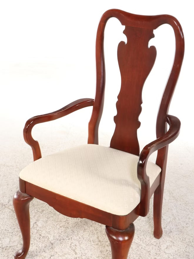 Thomasville Queen Anne Style Cherry Dining Set